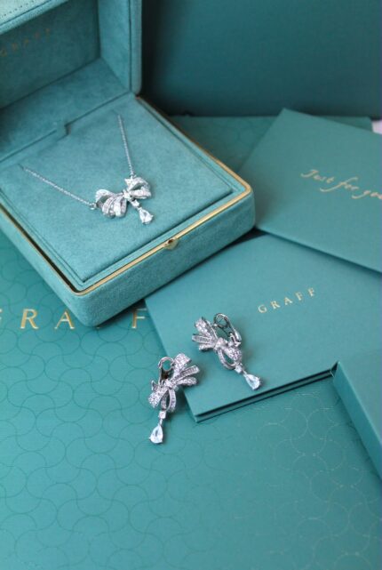 Graff Bow Diamond Pendant Necklace