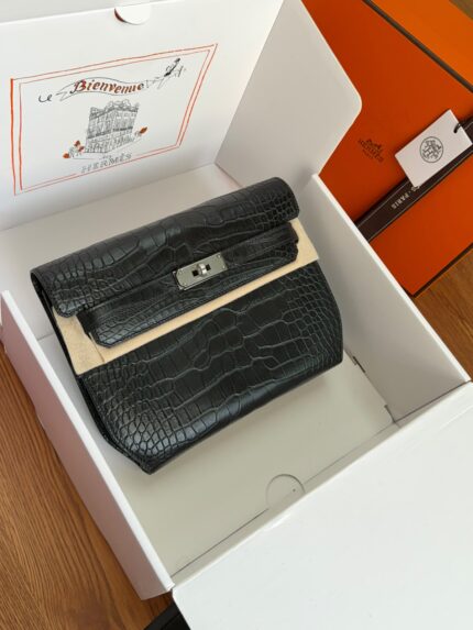 Hermès Kelly Clutch