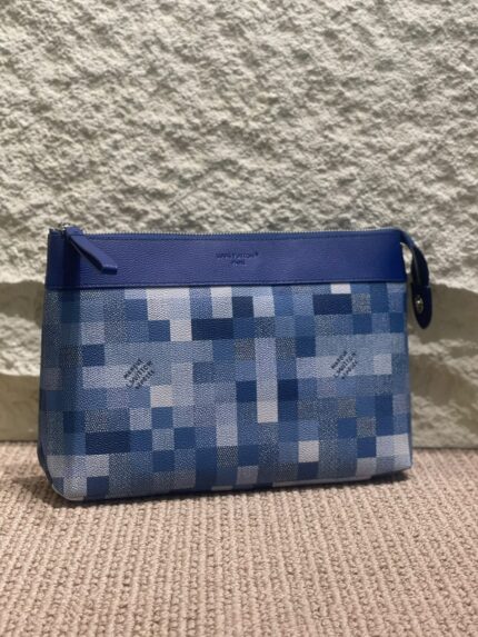 Louis Vuitton Pochette Voyage