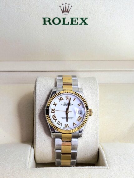 Rolex Datejust in Rolesor  Oystersteel Watch