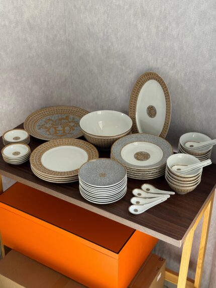 Hermès Mosaique au 24 Gold Dinner Set