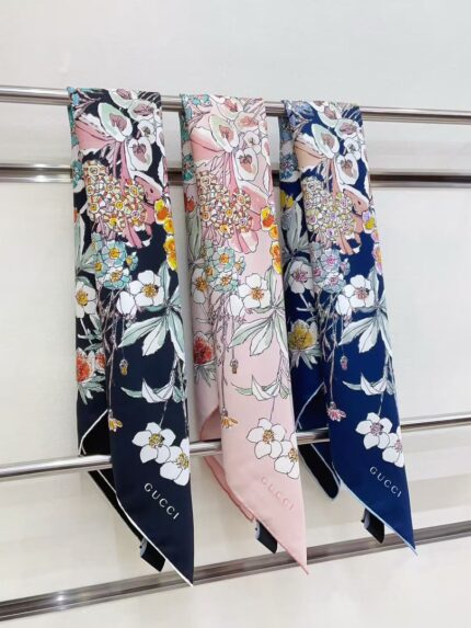 Gucci Flora Printed Silk Scarfs