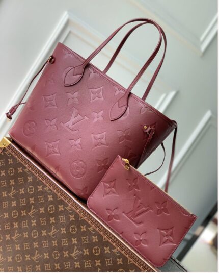 Louis Vuitton Neverfull MM Tote Bags