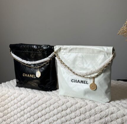 Chanel 22 Shoulder Bags