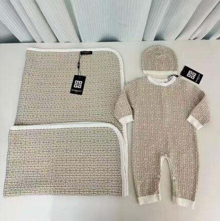 Givenchy 4G Monogram Jacquard Knit Newborn 4-Piece Gift Set
