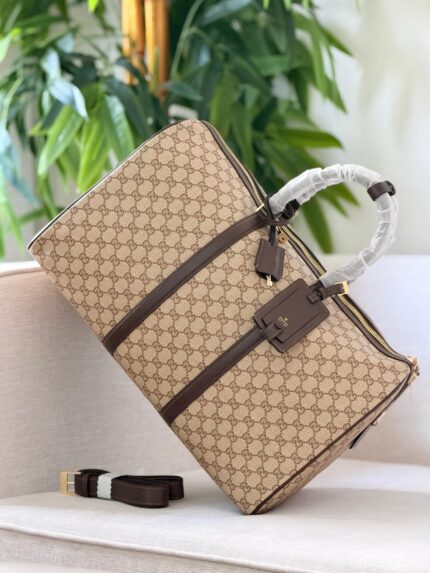 Gucci GG Supreme Duffle Bag