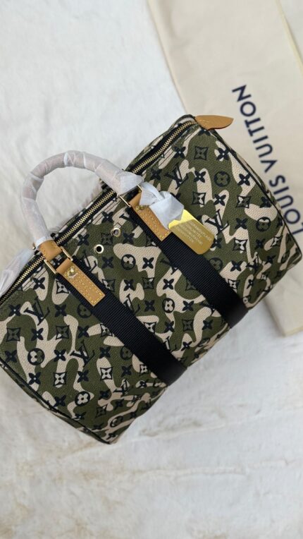 Louis Vuitton Keepall Bandoulière 25 Bag