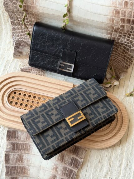 Fendi Flat Baguette Wallet On Chain Bags