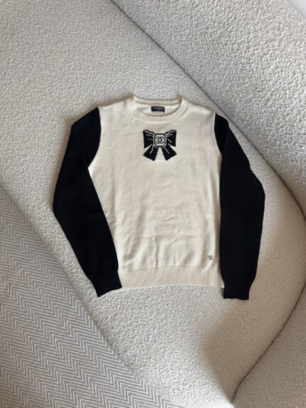 Chanel CC Bow Logo Two Tone Knitted Sweater