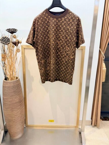 Louis Vuitton Monogram Cracked Print Luxury  T-Shirt