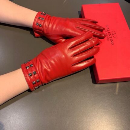 Valentino Garavani Rockstud Leather Gloves