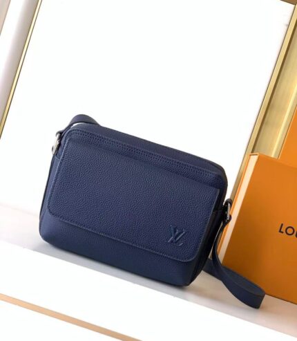 Louis Vuitton Takeoff Messenger Bag