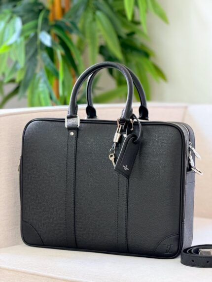 Louis Vuitton Taiga Porte-Documents Case