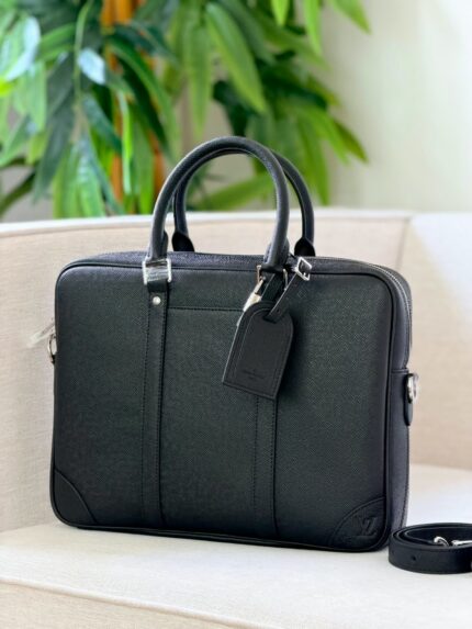 Louis Vuitton Taiga Porte-Documents Case